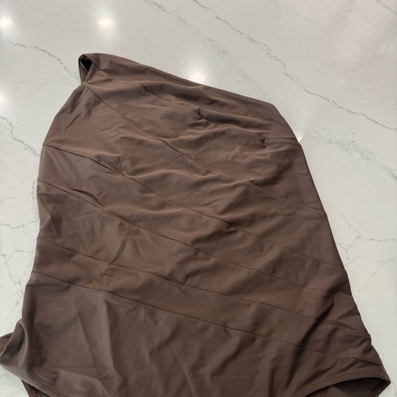 Summersalt Sidestroke Swimsuit in Mocha Size 22 - Picture 4 of 8